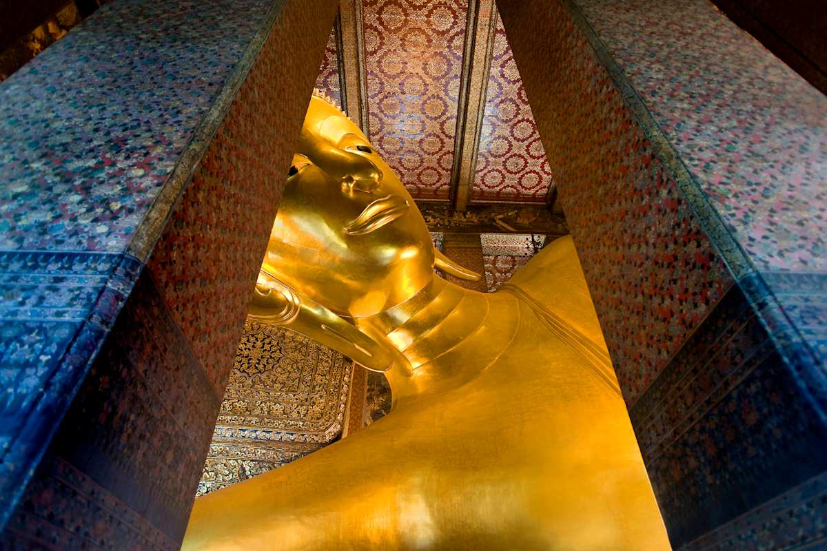Golden reclining Buddha at Wat Pho by Steven Edson 