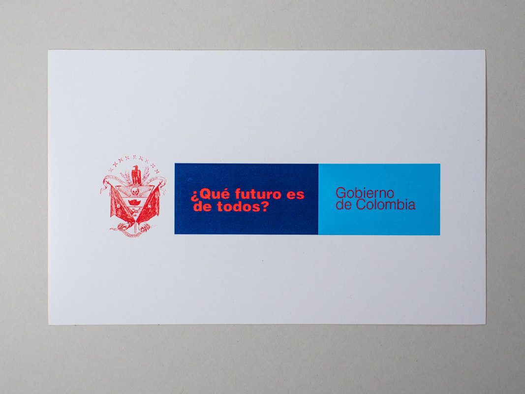 ¿Qué Futuro es de todos? (2022). by Jorge Luis Vaca Forero  Image: ¿Qué futuro es de todos? (2022) es un proyecto que hace parte de la serie de Dibujos Nacionales. Ésta se interesa por la construcción de la imagen de País, para desde allí desarrollar una aproximación a la Historia Nacional desde una serie de asociaciones que se enfocan en la Historia y la Memoria. Esta pieza propone una apropiación y una re-interpretación de la imagen institucional del Gobierno Nacional vigente de 2018 a 2022, la cual consta de un escudo, un slogan y el nombre del país. Desde esta propuesta inicial, se remplaza el escudo por un elemento histórico, el Escudo de la Regeneración, realizado por Alfredo Greñas para el periódico El Zancudo, publicado en Bogotá el 20 de julio de 1890.   Allí, “… el cóndor cierra sus alas y está encadenado. Nueve estrellas, que son calaveras, corresponden a la división geográfica de nueve departamentos. “Ni libertad, ni orden” proclaman dos cintas a lado y lado del cóndor. En el primer campo aparece una calavera y dos tibias, en el segundo un bonete que representa el poder del clero, y en el tercero un caimán —Estados Unidos— que se come el canal de Panamá. Dos banderas enmarcan el escudo: una ostenta una calavera y la otra una cruz. De las astas penden escapularios. Abajo salen dos garras que sostienen una cinta que dice REGENERACIÓN”.” *  En el centro de la imagen, el slogan “El futuro es de todos” es remplazado por la pregunta “¿Qué futuro es de todos?”, para sustituir el color negro de la imagen por el rojo de la bandera. La pieza plantea señalamientos y propone preguntas en relación a momentos específicos de la Historia Patria para así generar diálogos entre el pasado y el presente, delimitando un espacio de reflexión para quien observa.  
