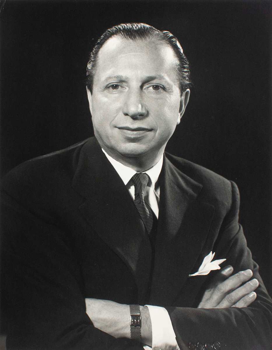Richard Dorset by Philippe Halsman, Image 2.