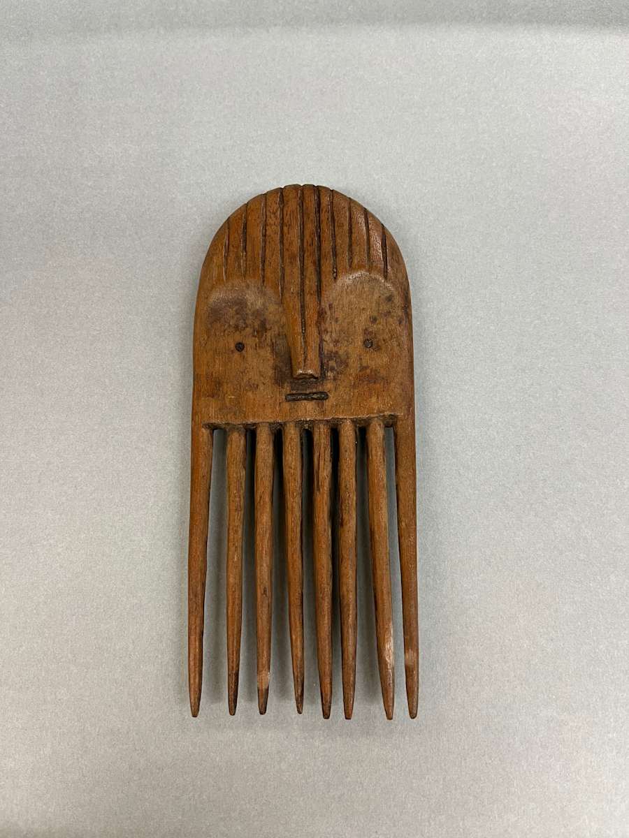 Comb (Mbole People, Congo) by Unknown, Image 1.