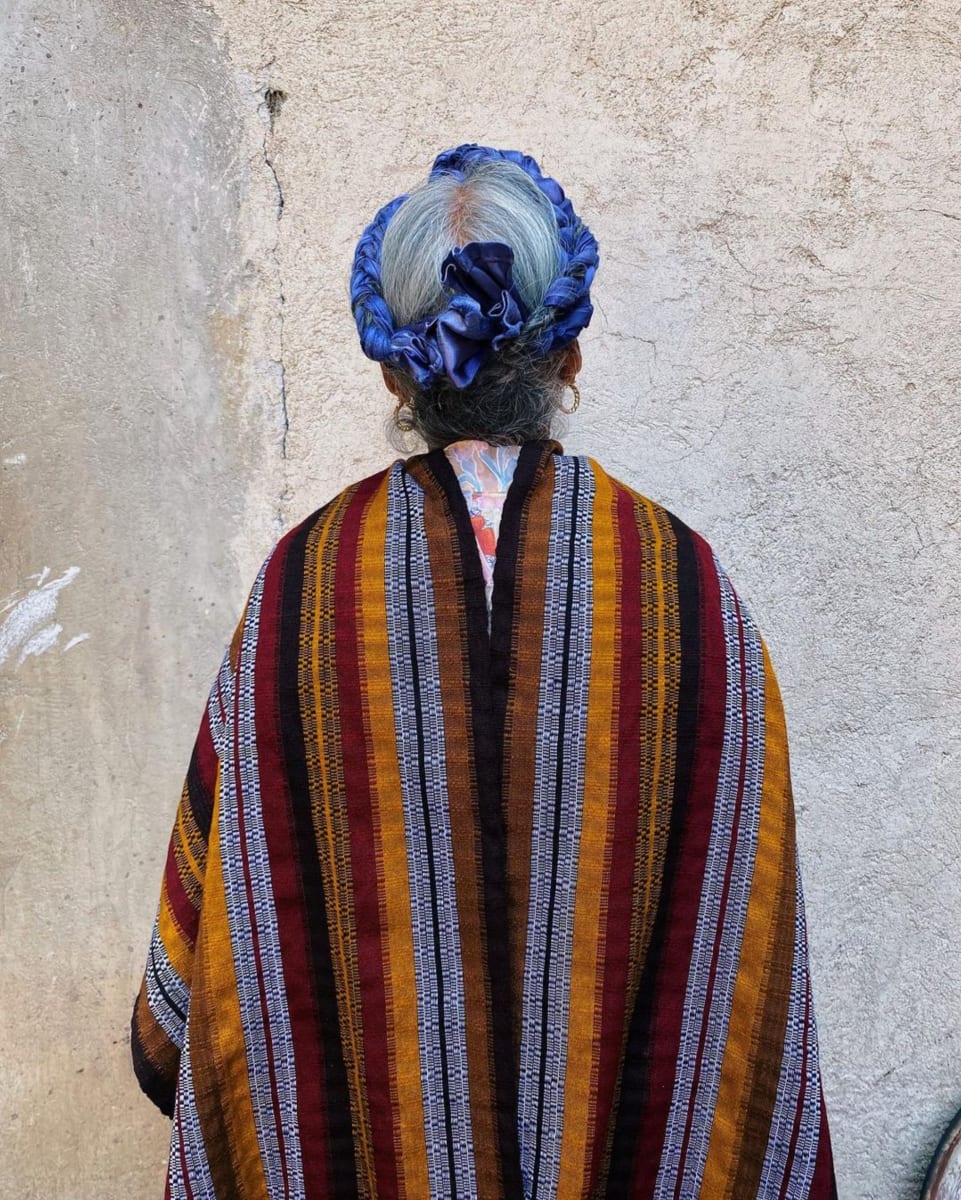 Inés y su elegante rebozo by LUVIA LAZO 