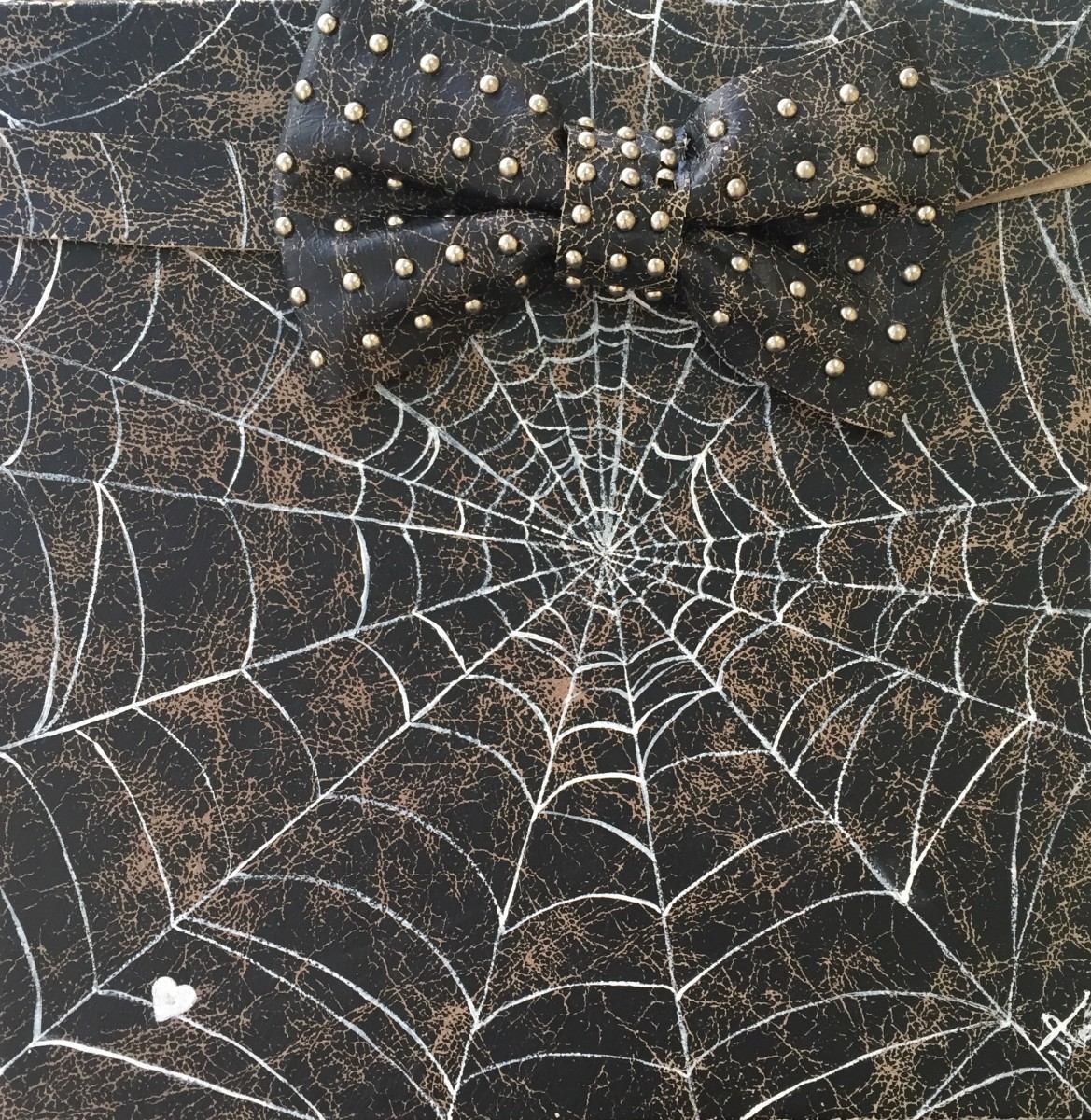 Spiderweb Bowtie by Nao Nakamura 