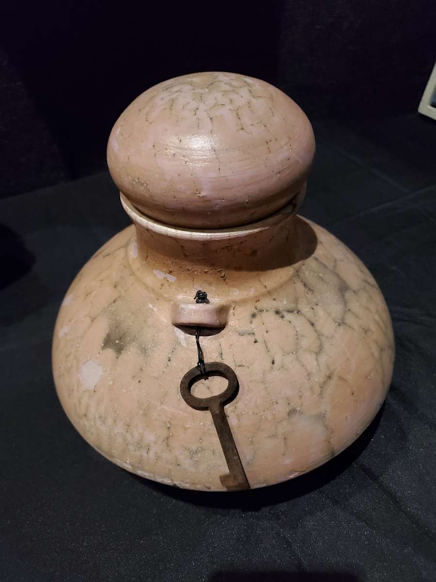 Clay Vessel by Rinny Ryan, Image 1.