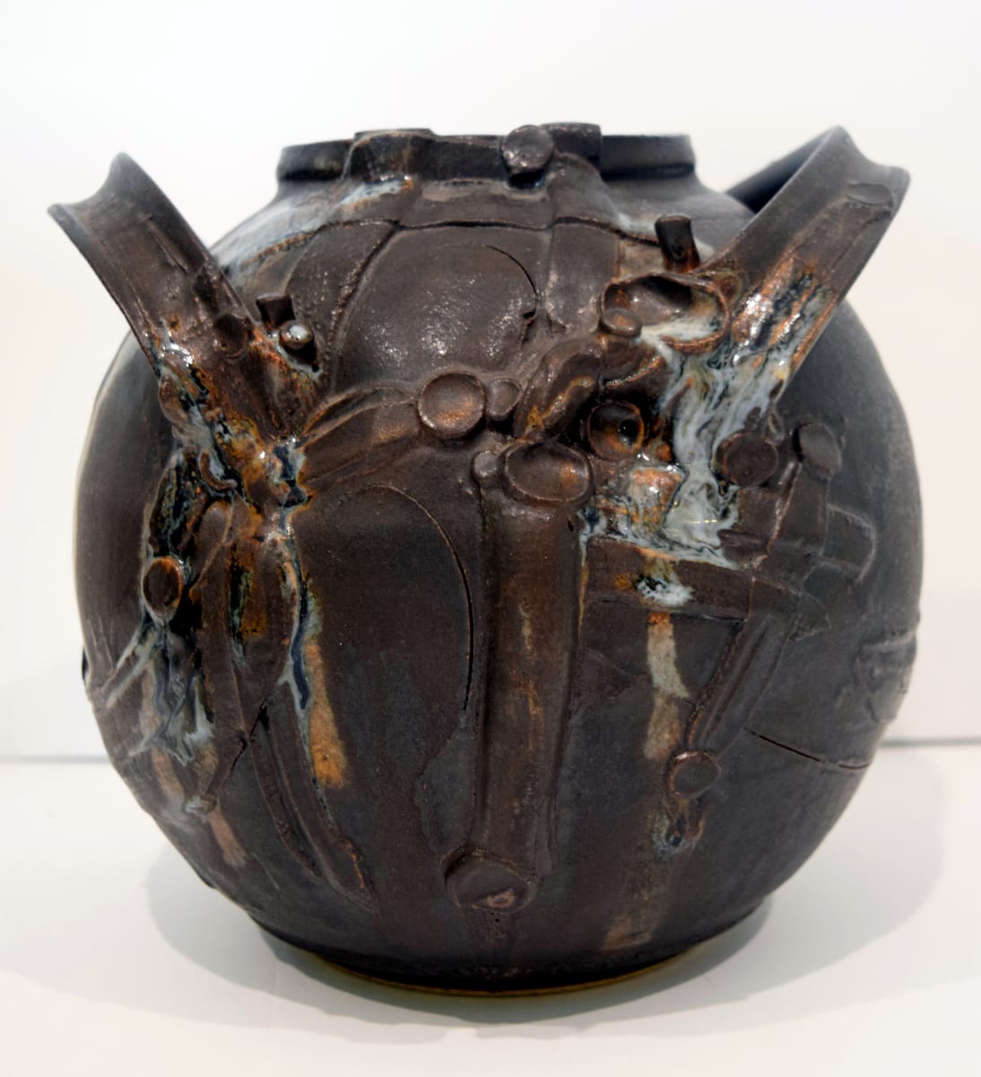 Spherical 2-Handled Vessel by John Heller  Image: Spherical 2-Handled Vessel, dark glaze