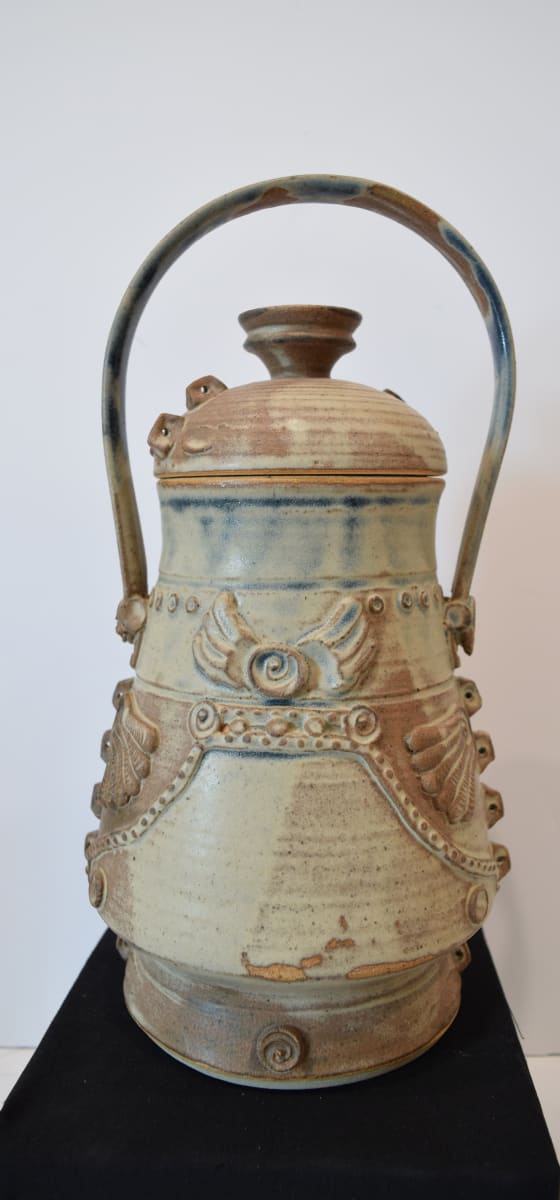 Wing pattern Vase by Dorothy Pulsifer  Image: Wing pattern vase w/lid by Dorothy Pulsifer