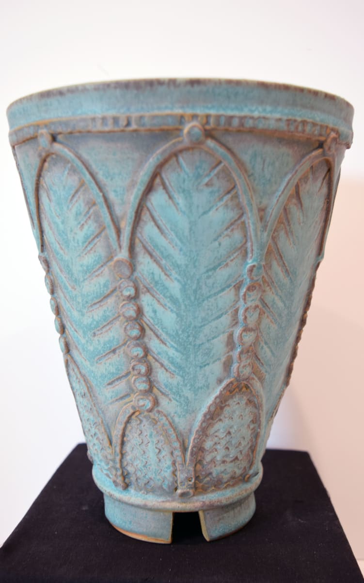 Leaf Vase by Dorothy Pulsifer  Image: Leaf Vase by Dorothy Pulsifer