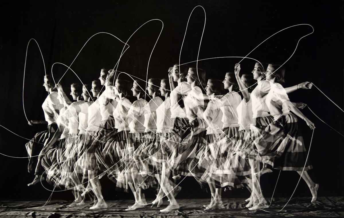 Moving Skip Rope by Harold Edgerton, Image 1.
