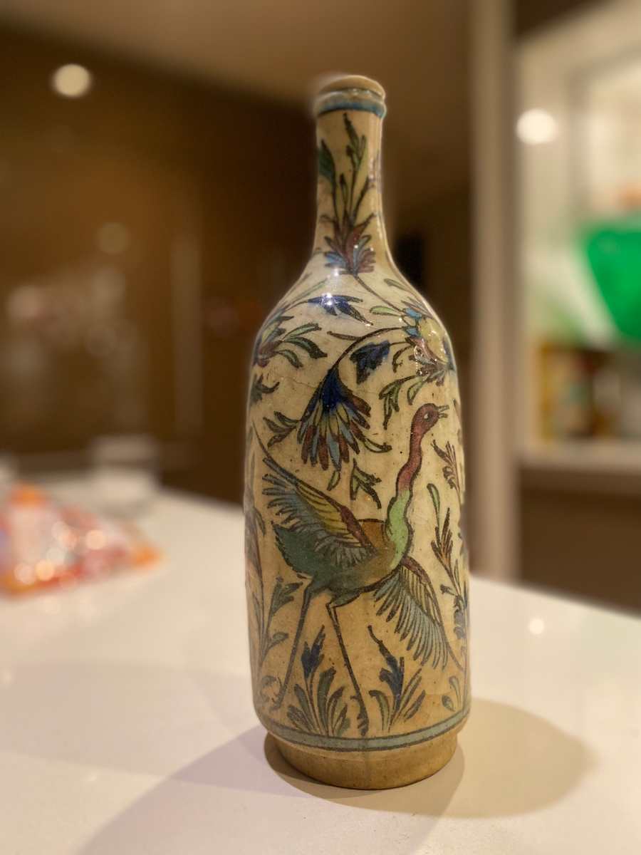 Iznik White Vase B, Image 1.