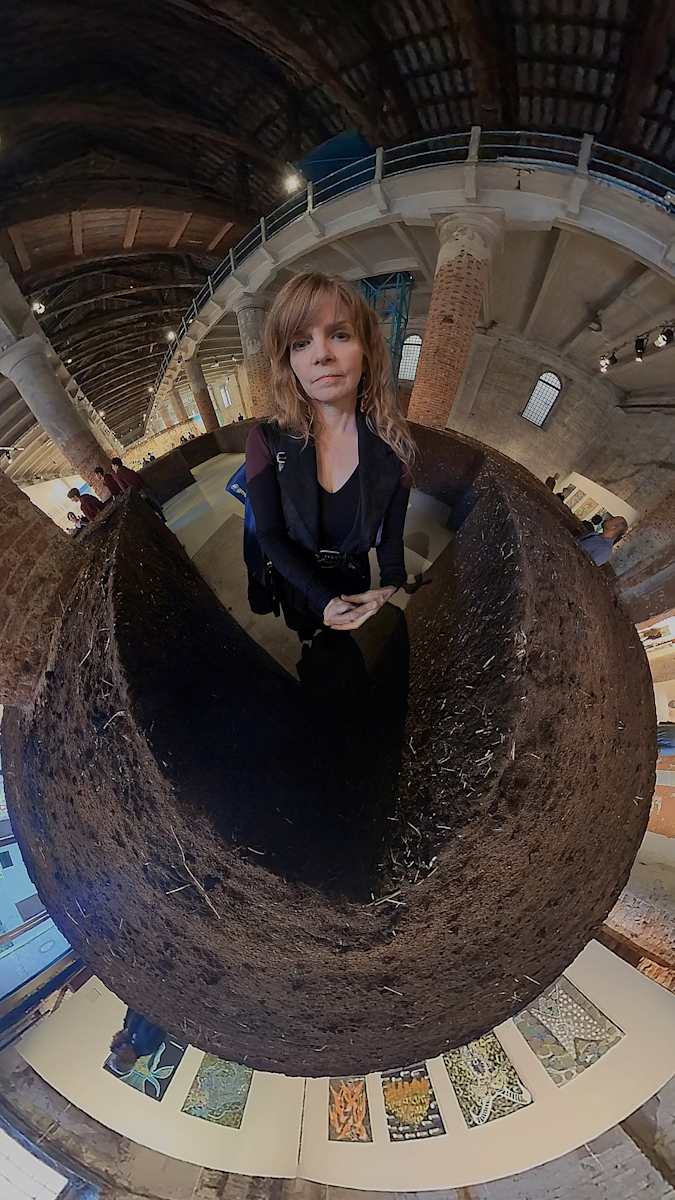 1218 by Lisa Sutton, Image 1.