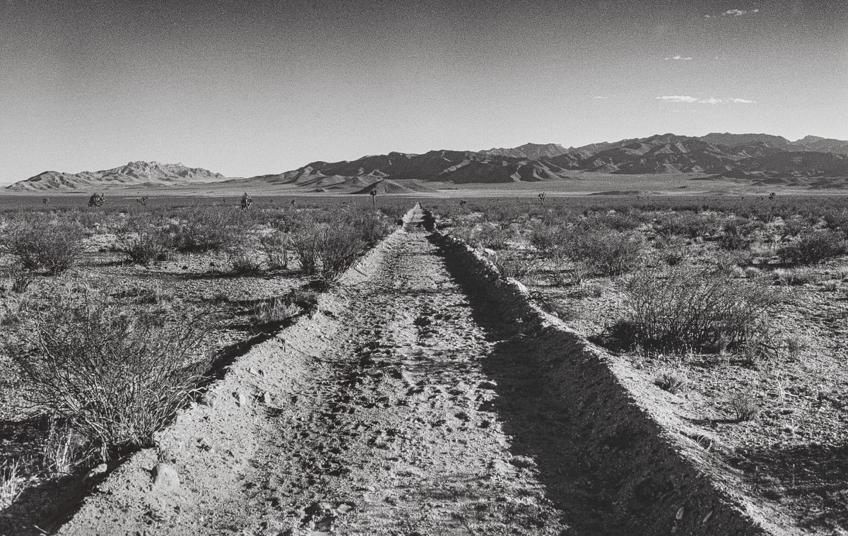 Walter De Maria's Las Vegas Piece, Desert Valley, 95 miles northeast of Las Vegas, Nevada, (view from within), 1969 by Gianfranco Gorgoni  Image: Photo by Gianfranco Gorgoni © Maya Gorgoni. Artwork © Estate of Walter De Maria.