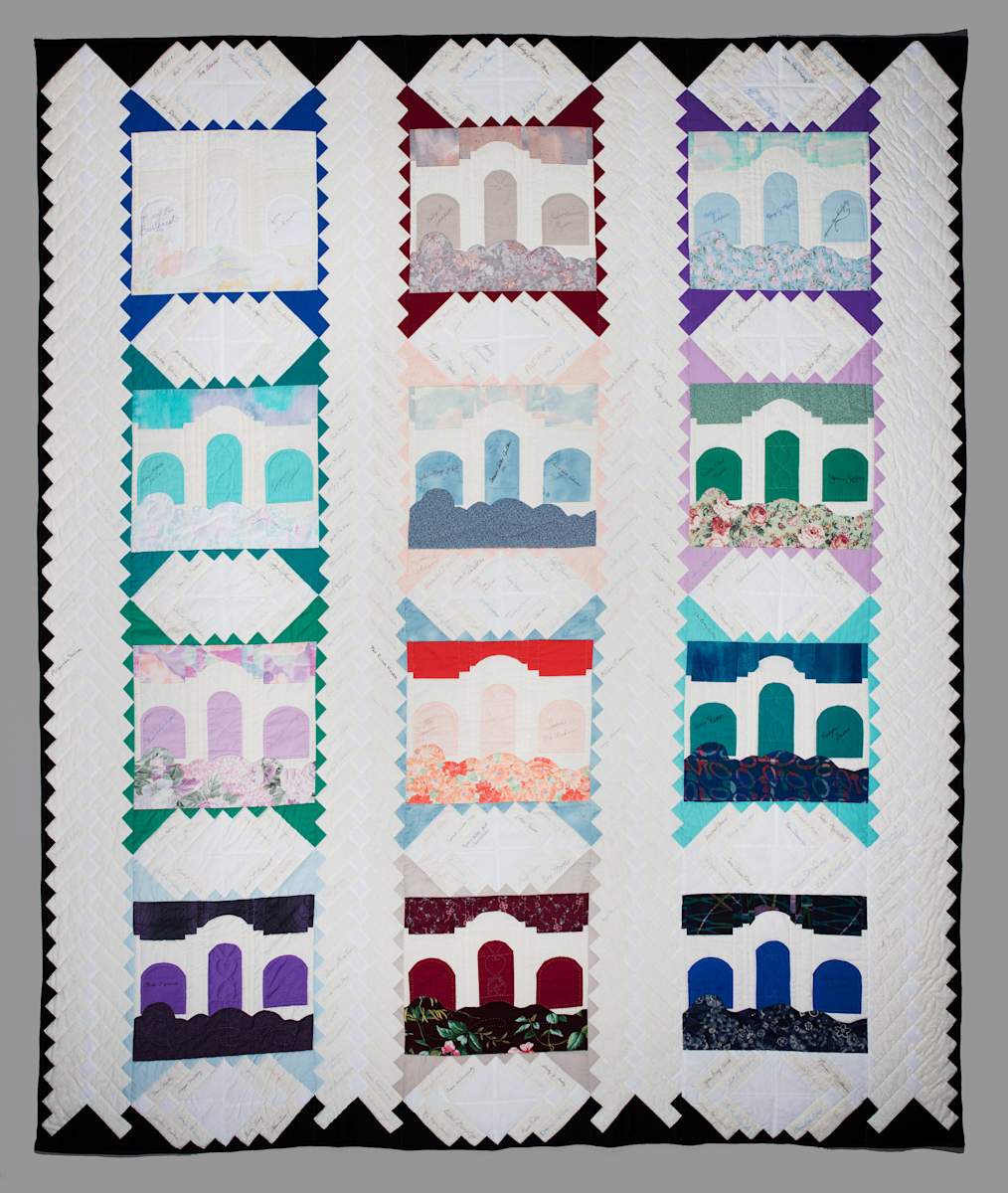 Capital Campaign Quilt by Board Members of The American Museum of Quilts and Textiles, Image 1.