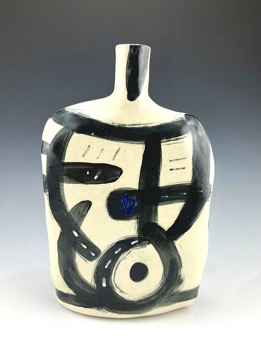Black and White Vase by Jan Lipetz 