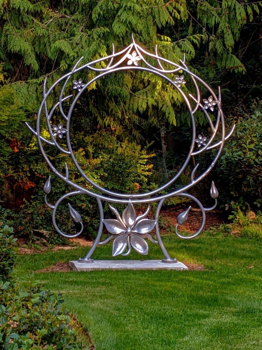 Occulus by Jean Whitesavage 