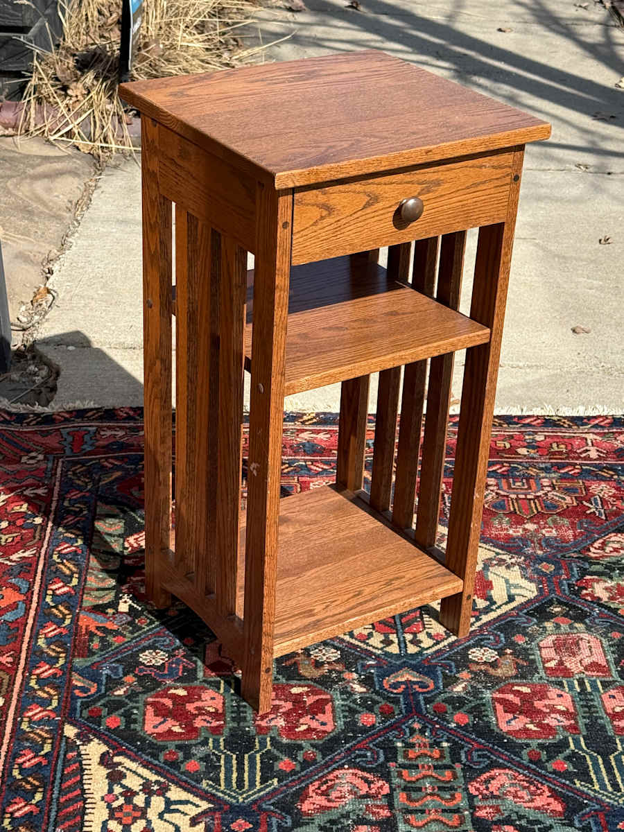 Arts n Crafts small side table, Image 1.