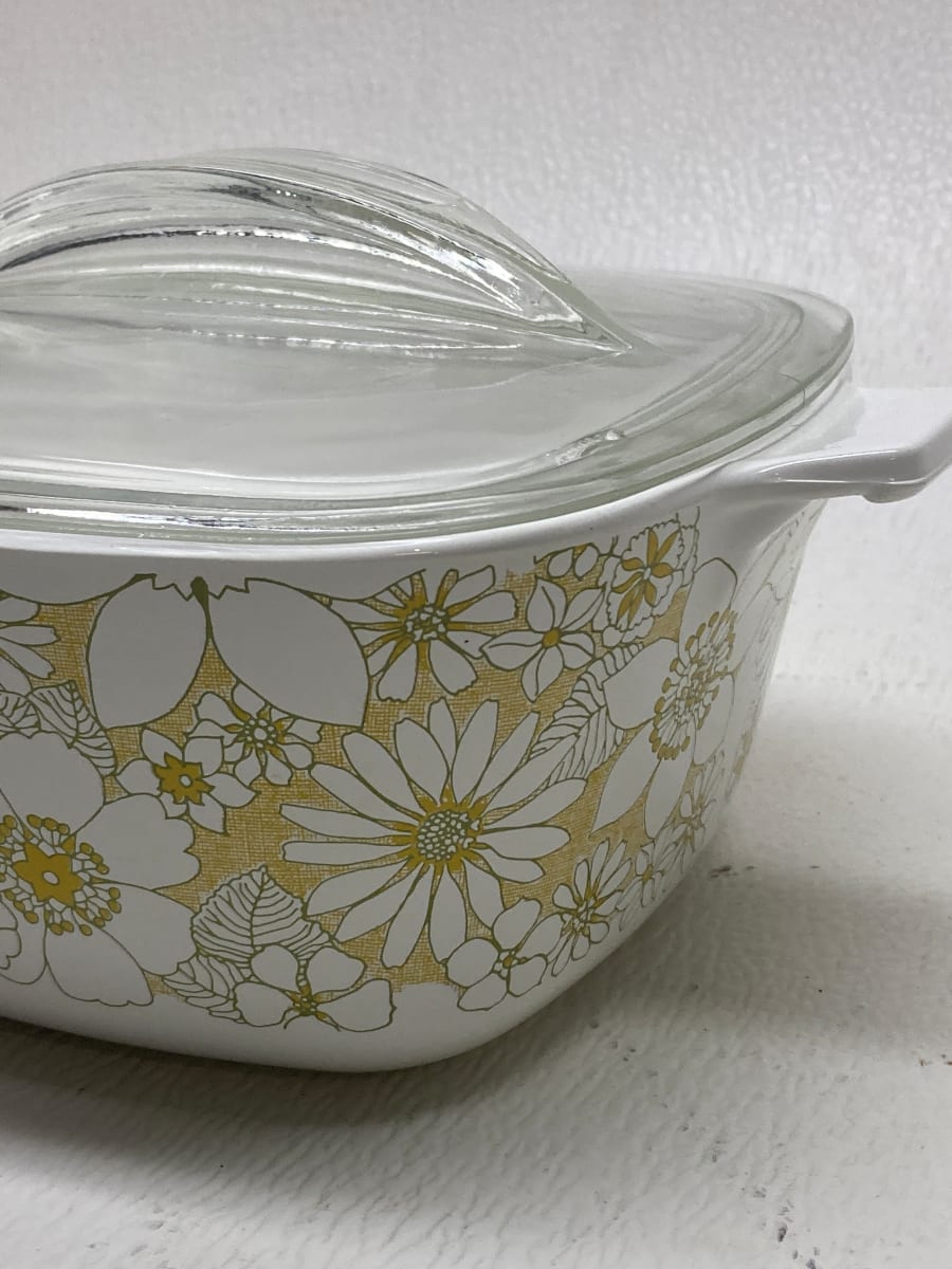 Corning ware floral bouquet covered casserole 