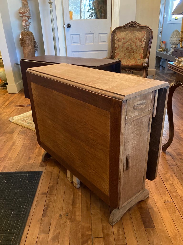 Oak drop leaf with storage 