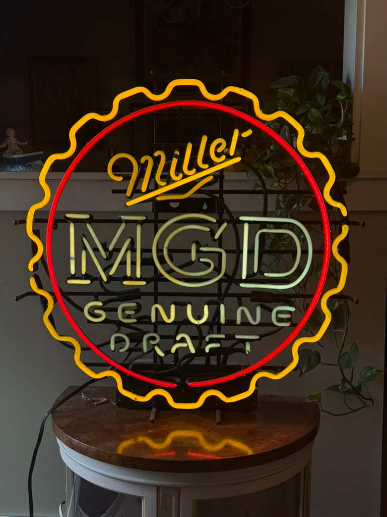 MGD beer neon sign, Image 1.