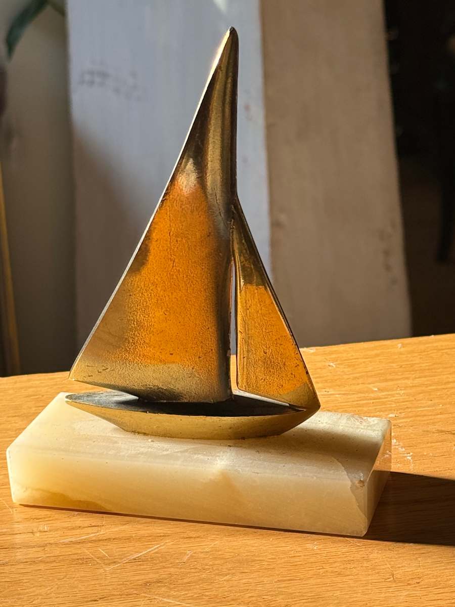 sailboat on onyx base, Image 1.