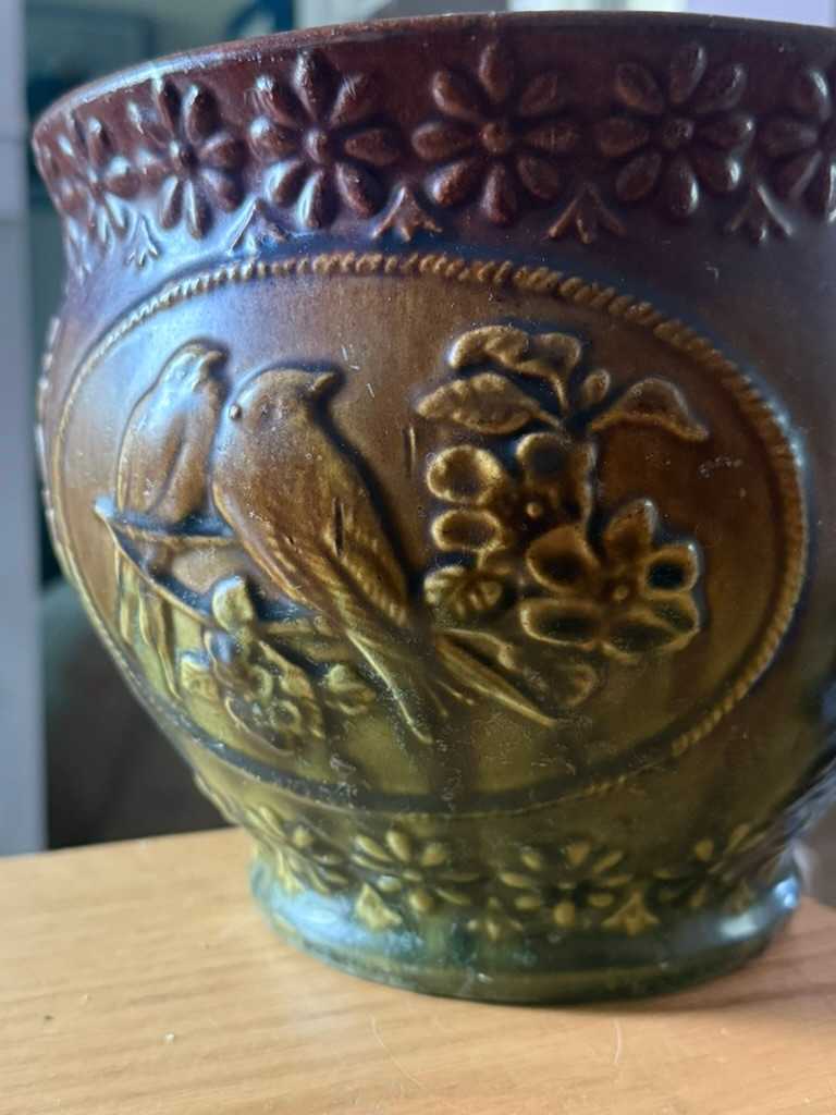 Jardiniere with love birds A.E. Hull, Image 1.
