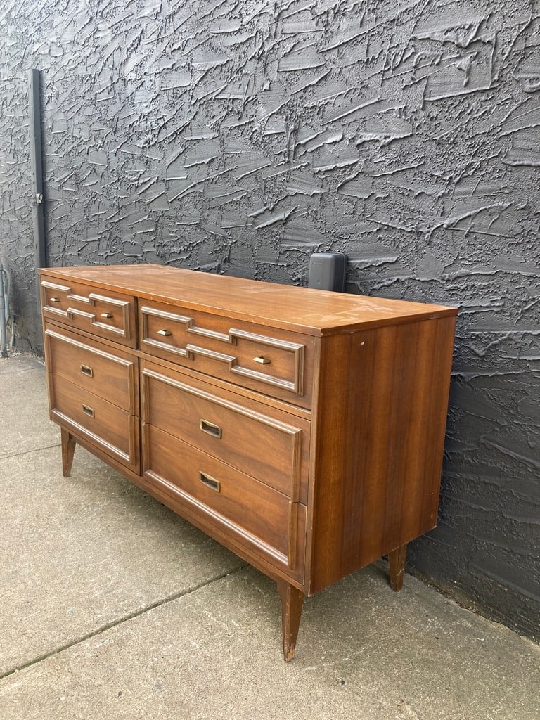 Bassett mid century modern 6 drawer chest 