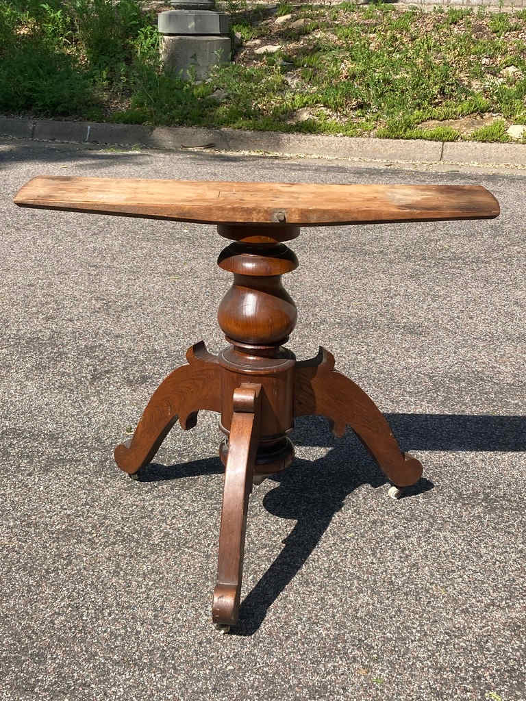 Early American round pedestal table 