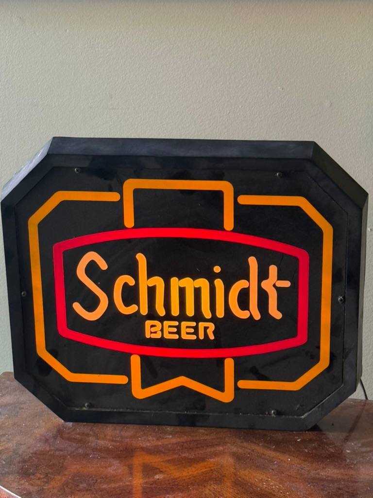 Schmidt Plastic lamp, Image 1.