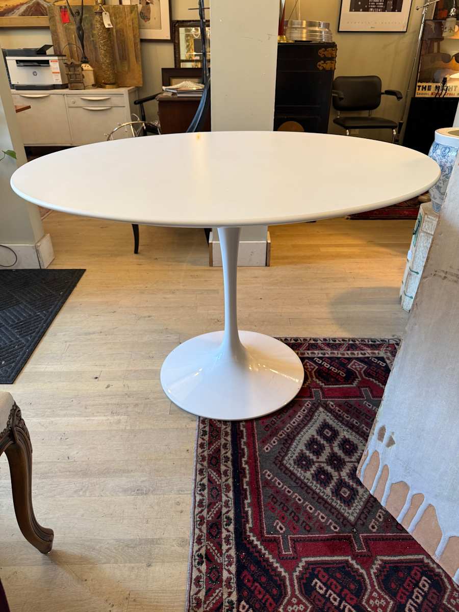 Eames tulip base dinette table, Image 1.