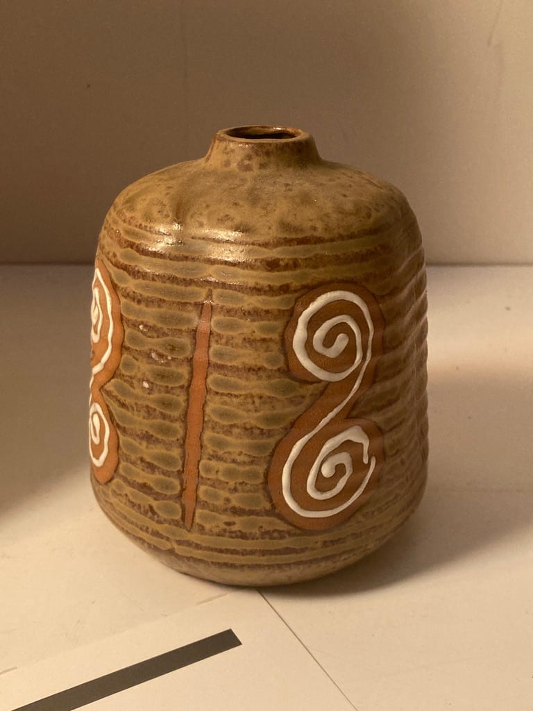 Small Japanese pottery vase 