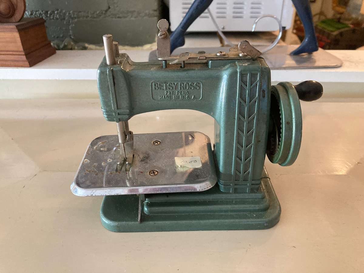 Betsy Ross toy sewing machine 