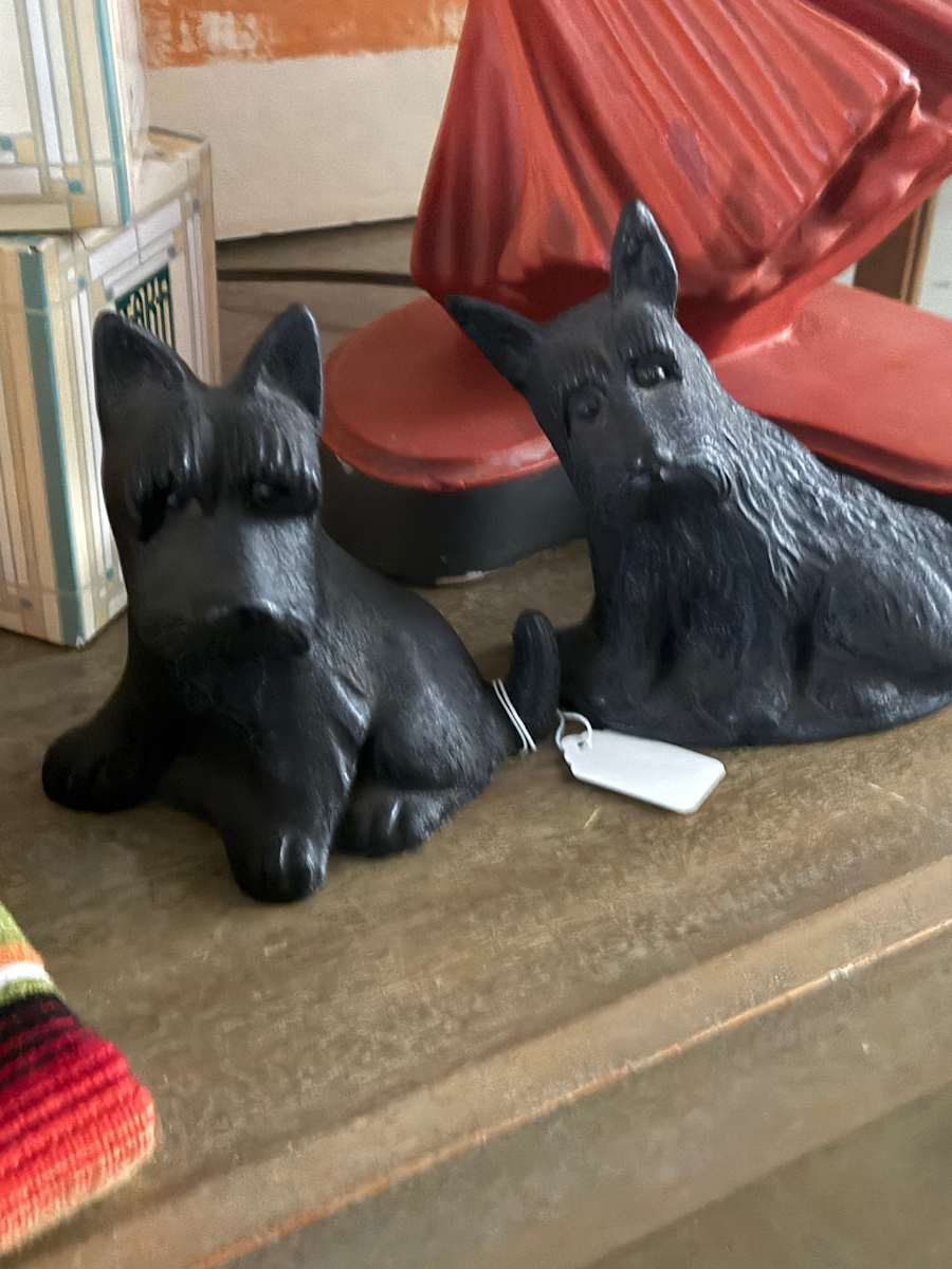 cast iron dog bookends, Image 4.