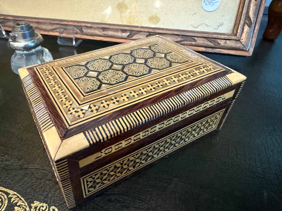 Inlaid box 