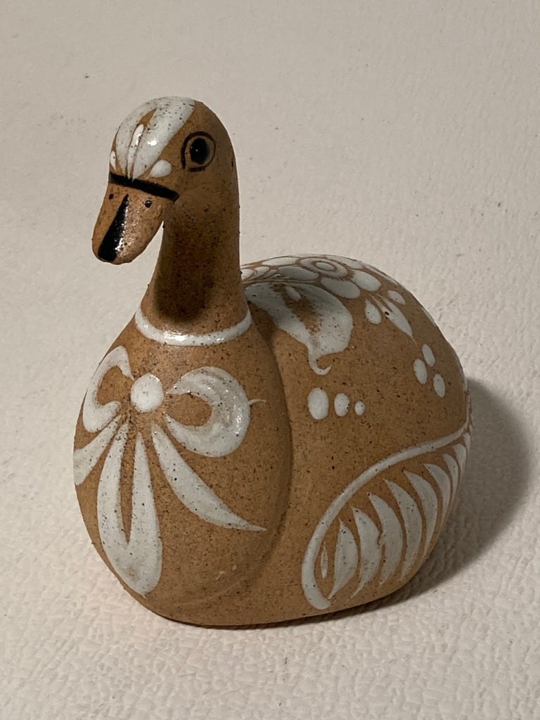 Mexican pottery Cisne 