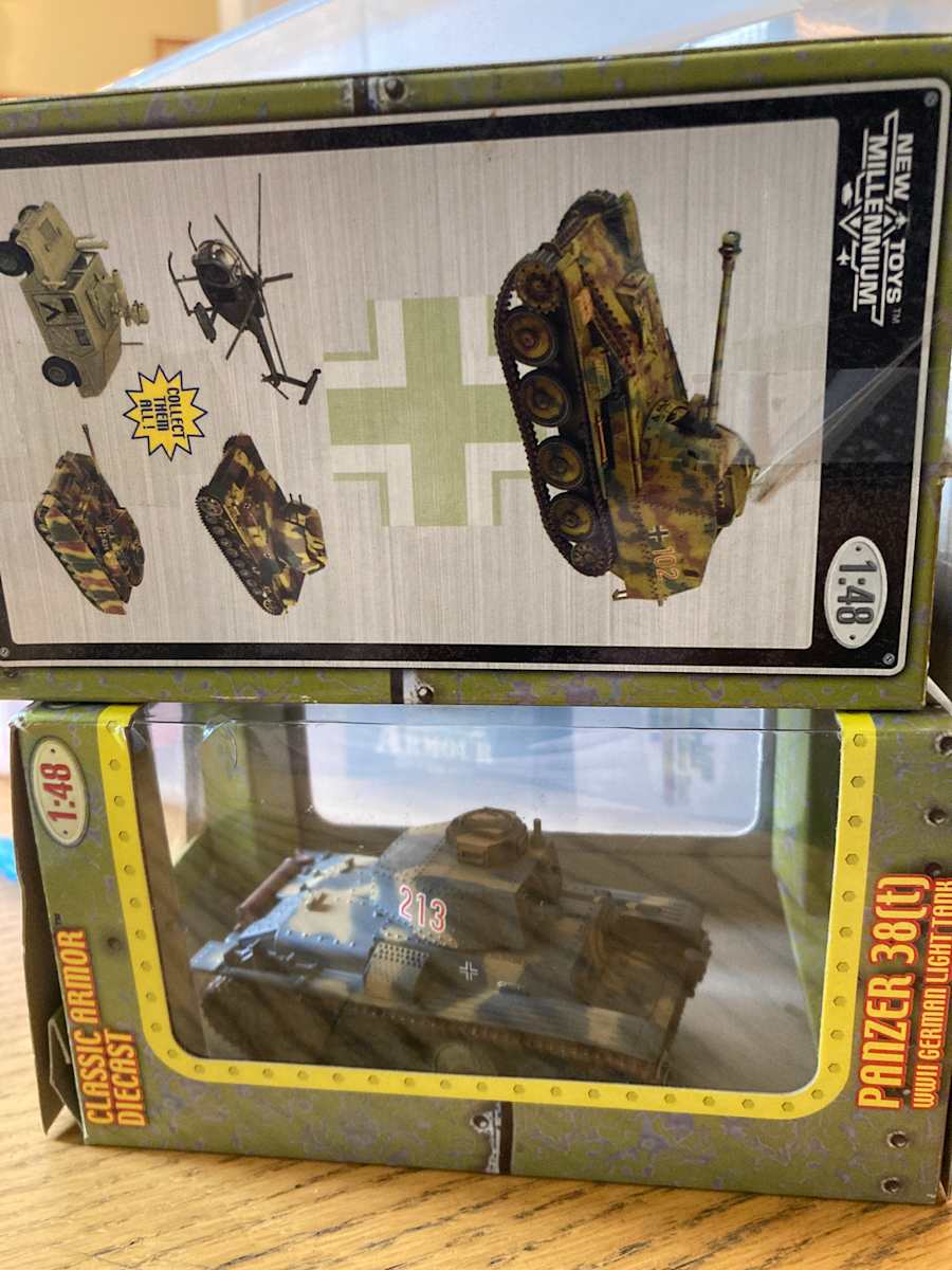 Die cast toy tank 