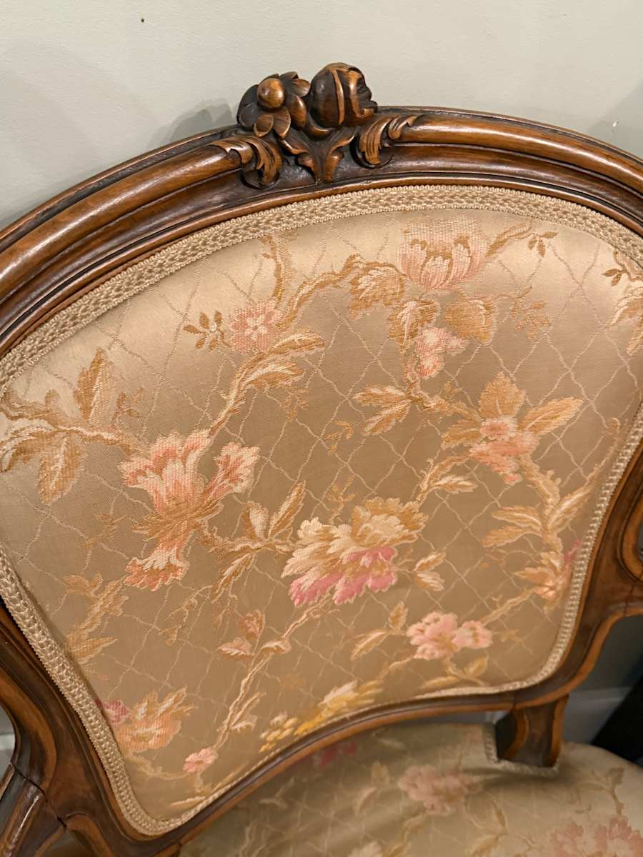 Pair of upholstered chairs 