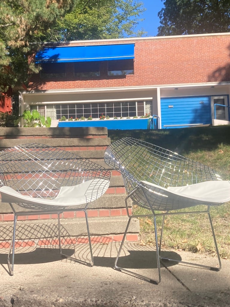 Pair of Bertoia style diamond chairs 