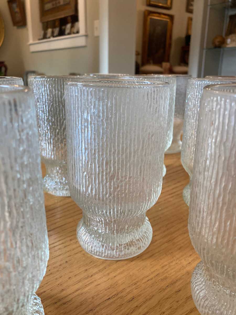 set of 10 Jeannette Finlandia tall glasses 