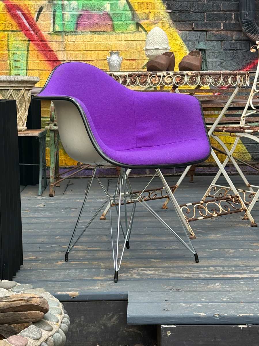 Eames purple PAC, Image 2.
