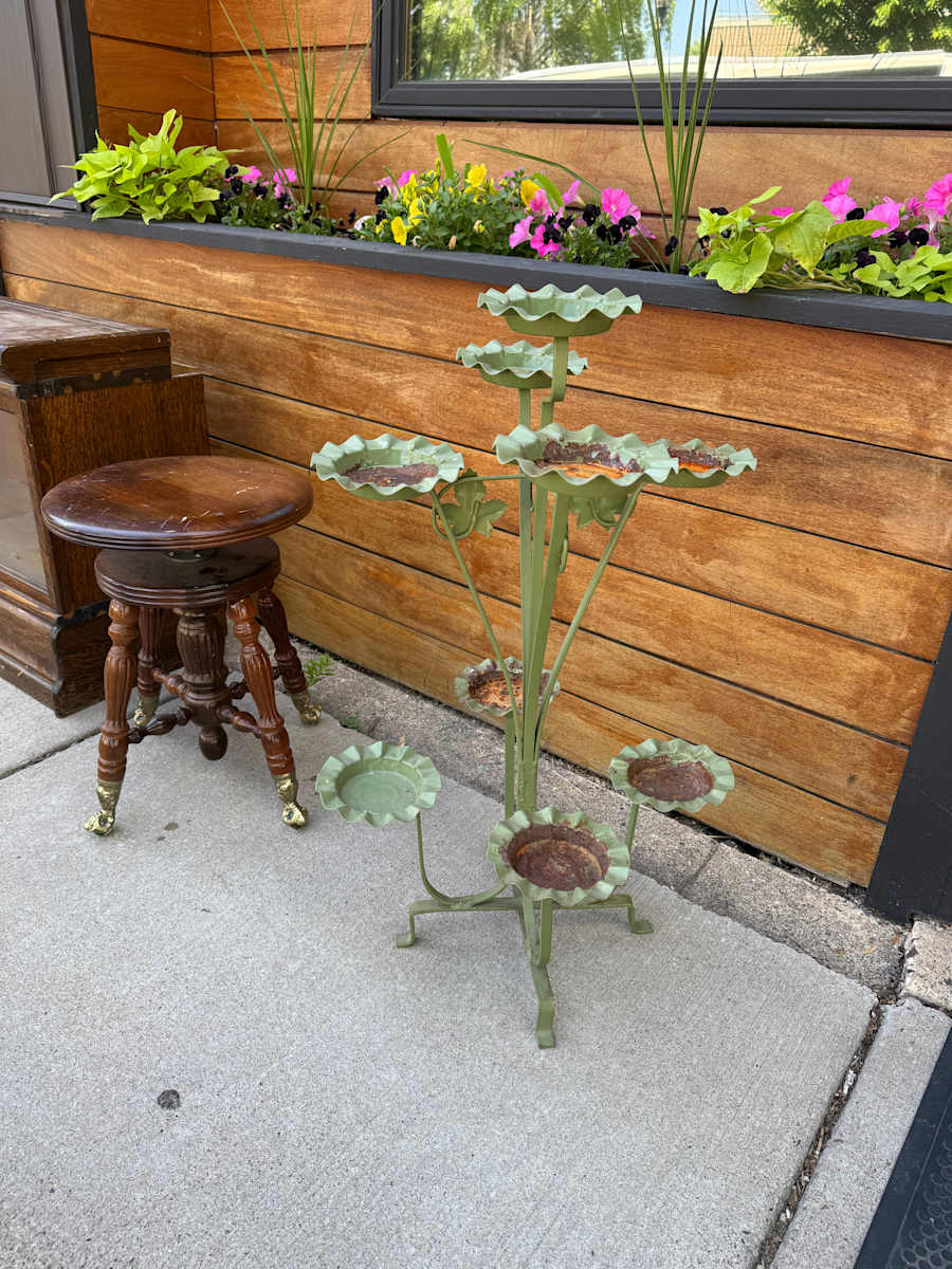 metal plant stand, Image 1.