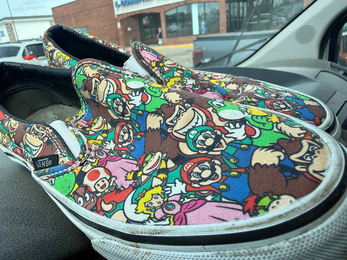 Mario Vans Off the Wall, Image 1.