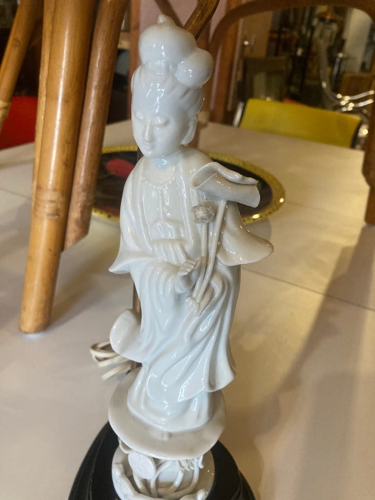 Blanc de Chine Asian porcelain lamp 