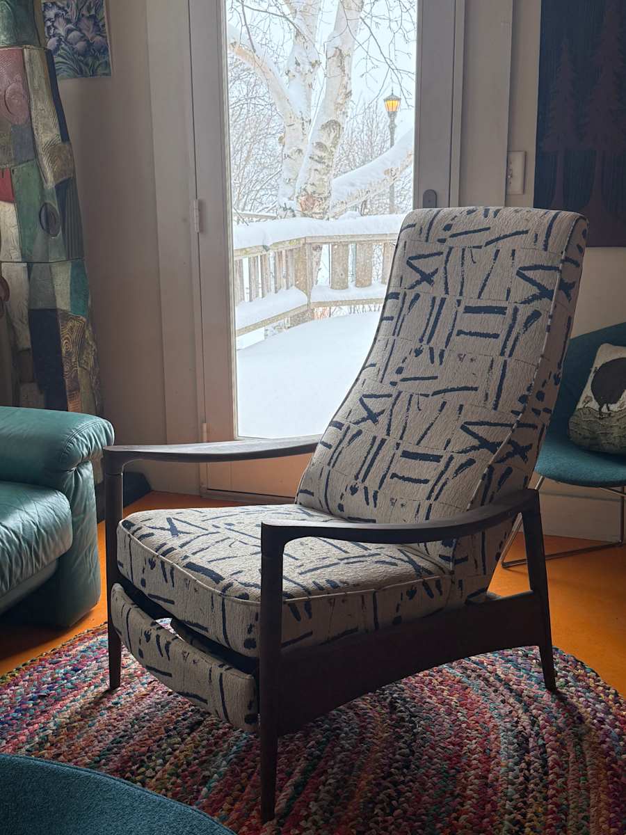 Mid century modern recliner, Image 2.