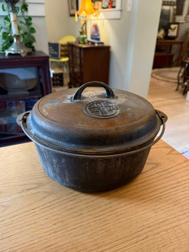 1279 Griswold cast iron dutch oven #9 