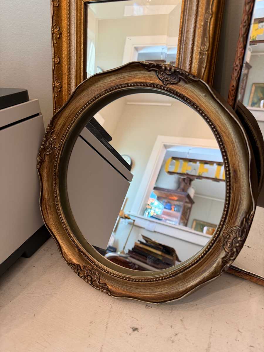 round mirror 