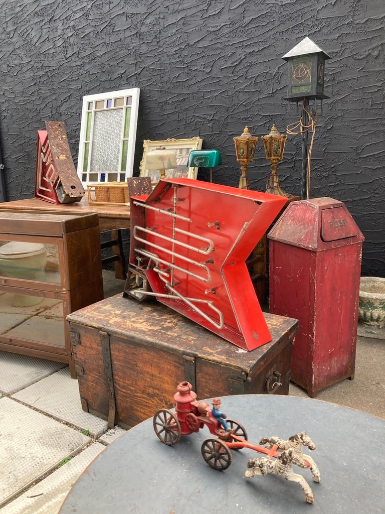 Industrial trash can 