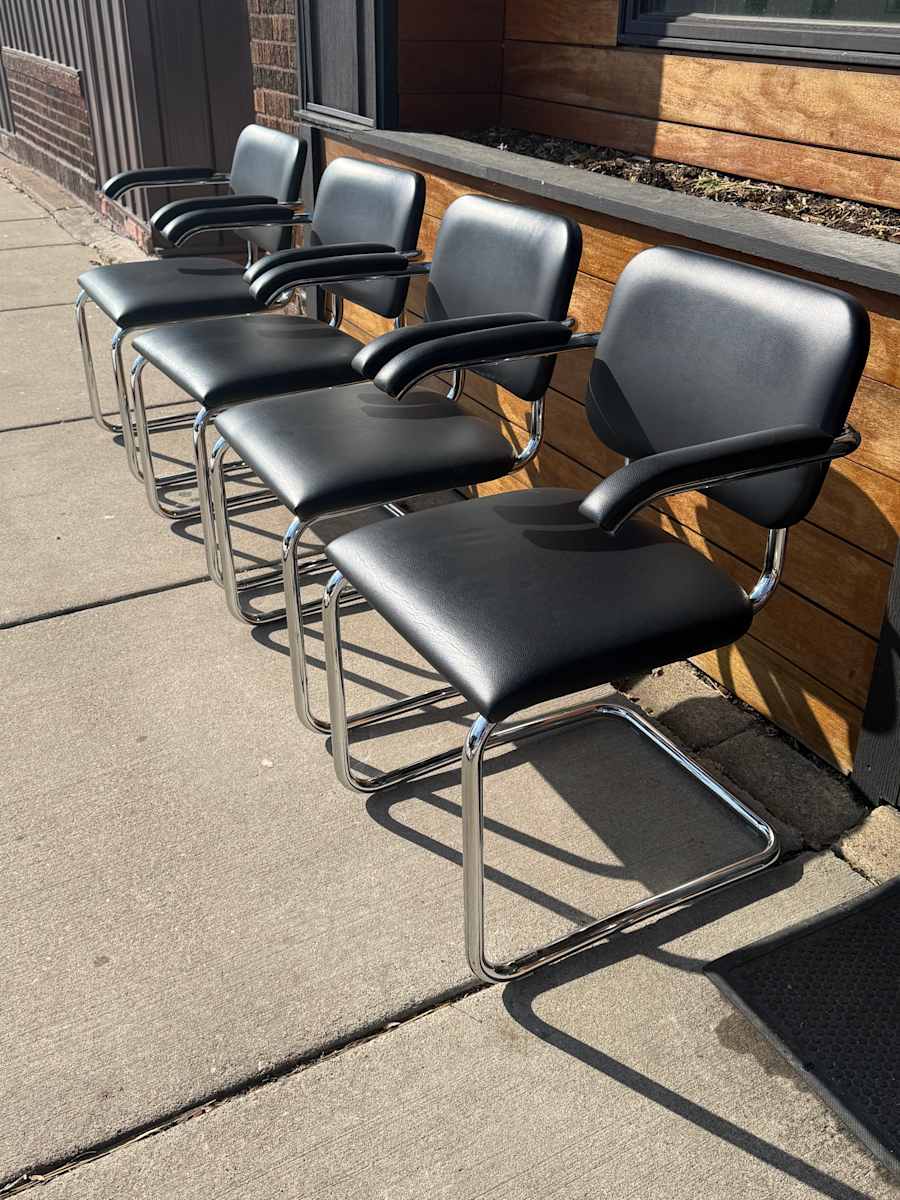 Knoll Cesca chair Model 50A, Image 3.