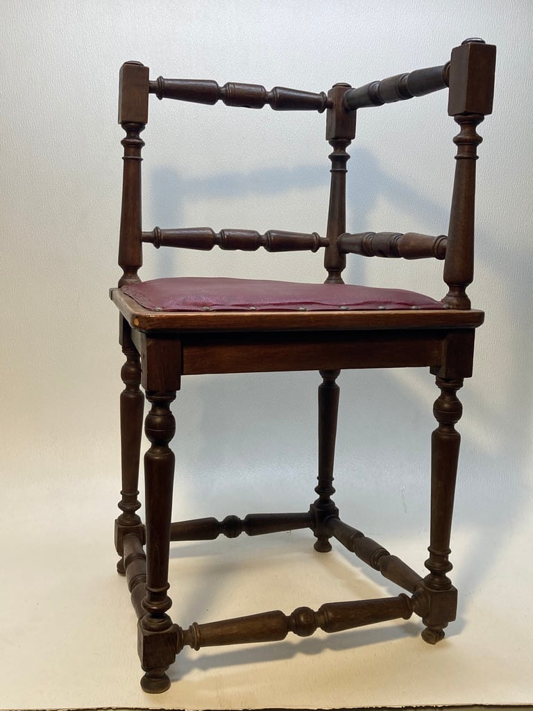 Solid oak corner chair 