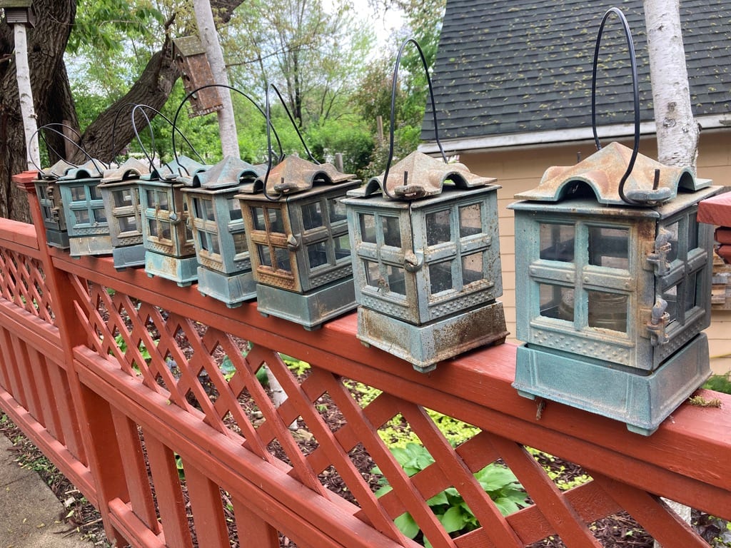 2 cast iron lanterns 