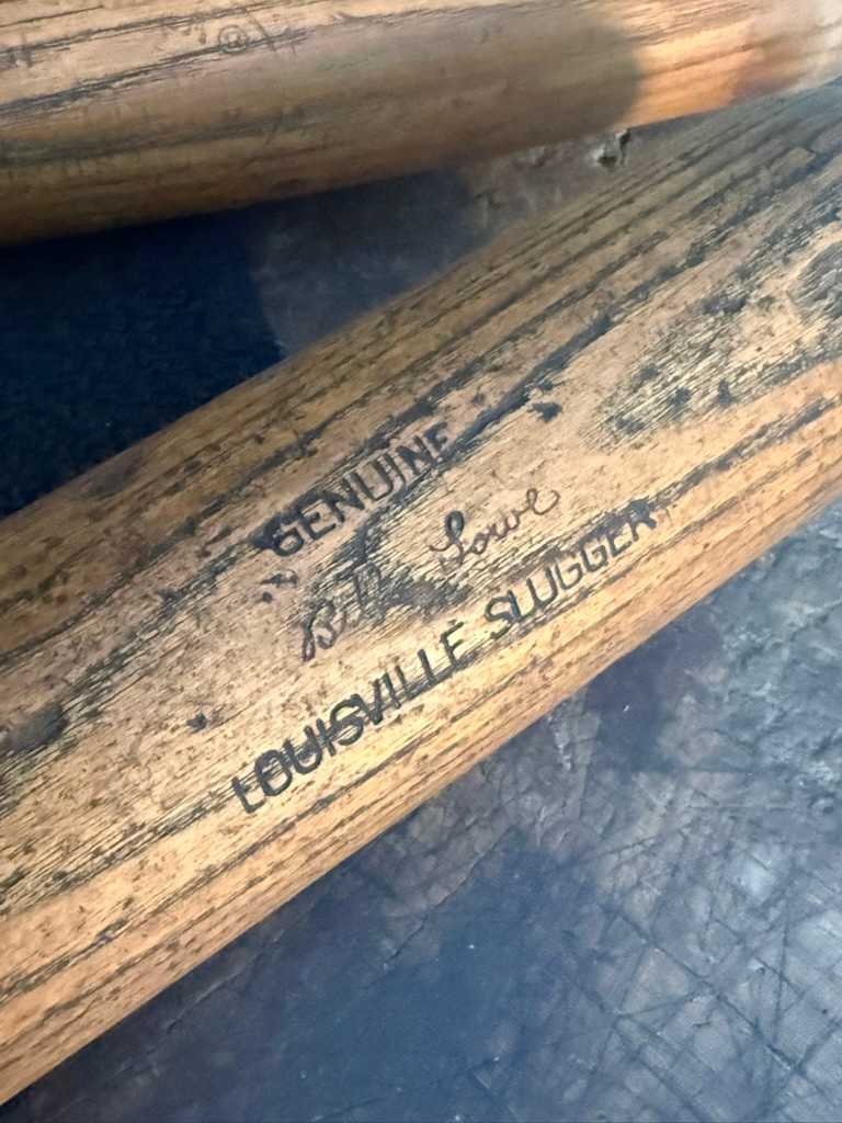 Louisville Slugger baseball bat Billy Lowe, Image 1.