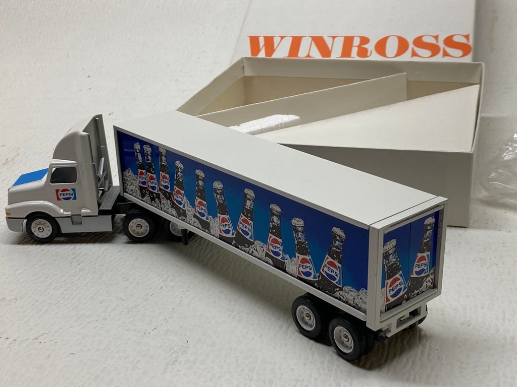 Winross die cast Pepsi toy by die cast 