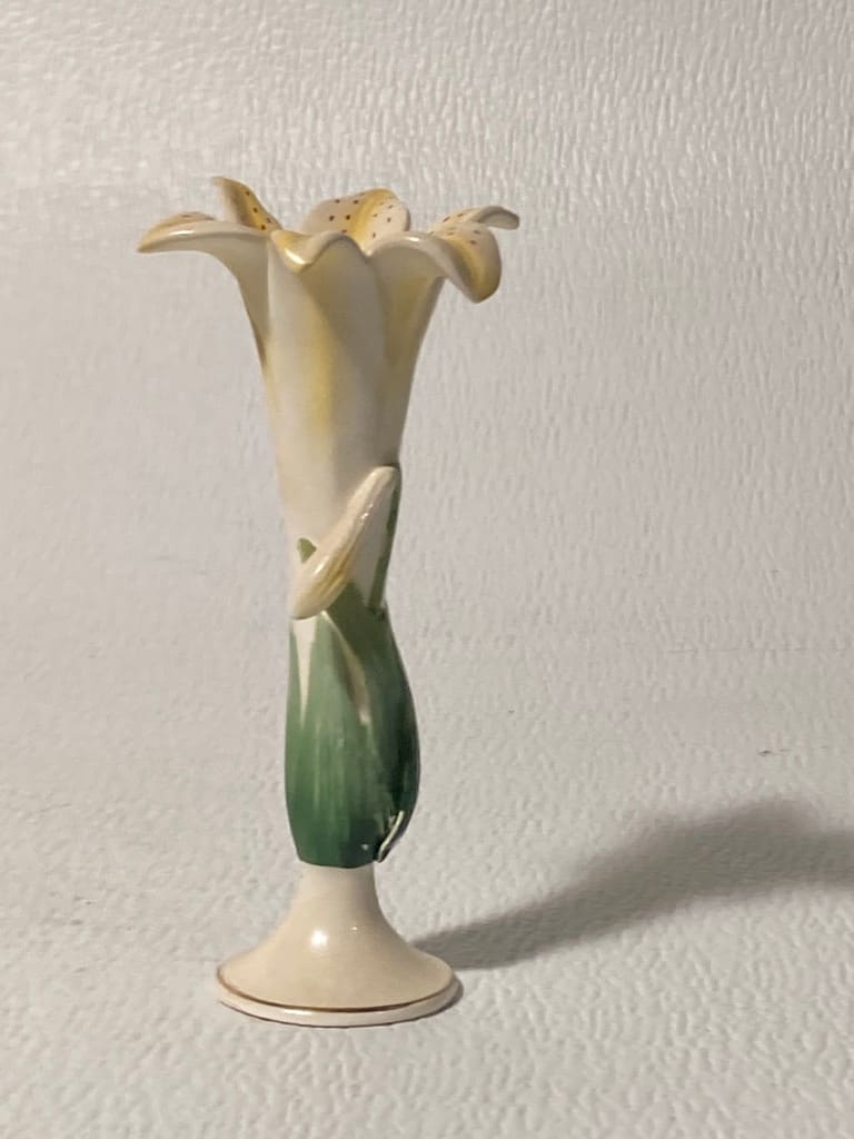 Lefton flower vase 